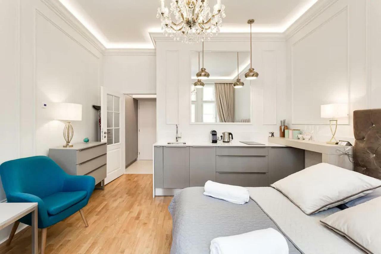 Prague Centre Armani Apartment Екстер'єр фото