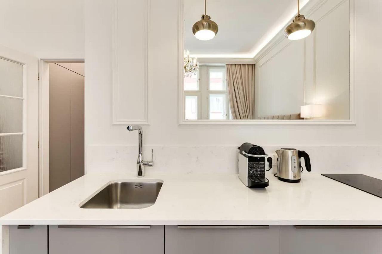 Prague Centre Armani Apartment Екстер'єр фото